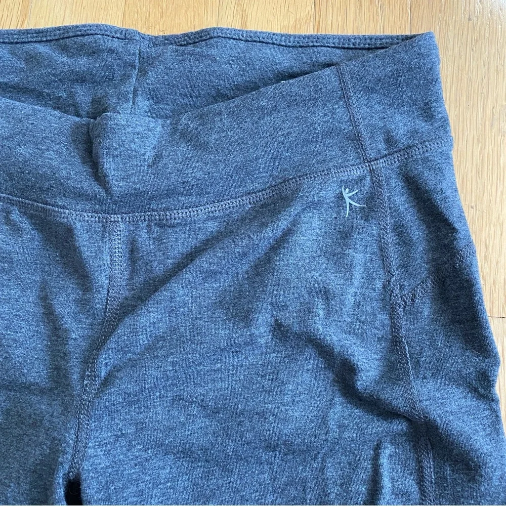 Gray Danskin Workout Leggings Small 4 or 6 - Picture 2 of 5